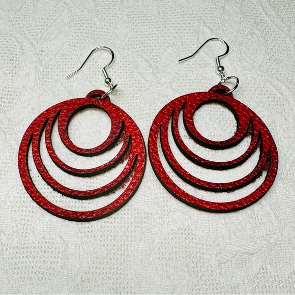 Red Leather Earrings circles medium -handmade jewelry - Picture 5 of 9